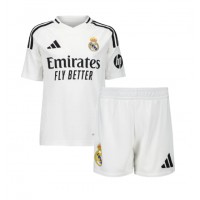 Dětský fotbalový dres Real Madrid 2024-25 Domácí Krátký Rukáv (+ trenýrky)